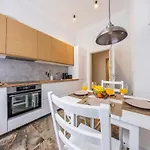 Old Town 74m2 Newly Renovated Lux Furnished Apartamento *