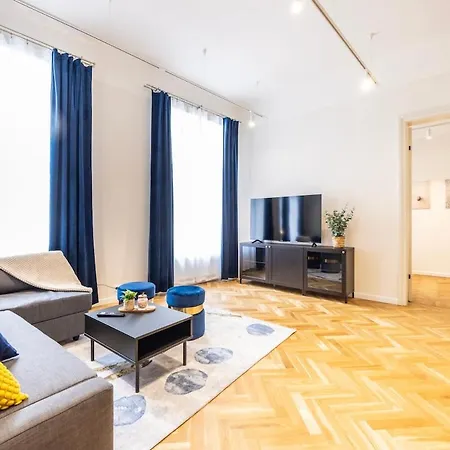 Διαμέρισμα Old Town 74m2 Newly Renovated Lux Furnished