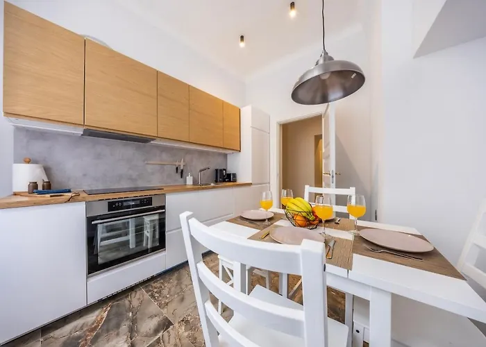 Old Town 74m2 Newly Renovated Lux Furnished Apartamento *