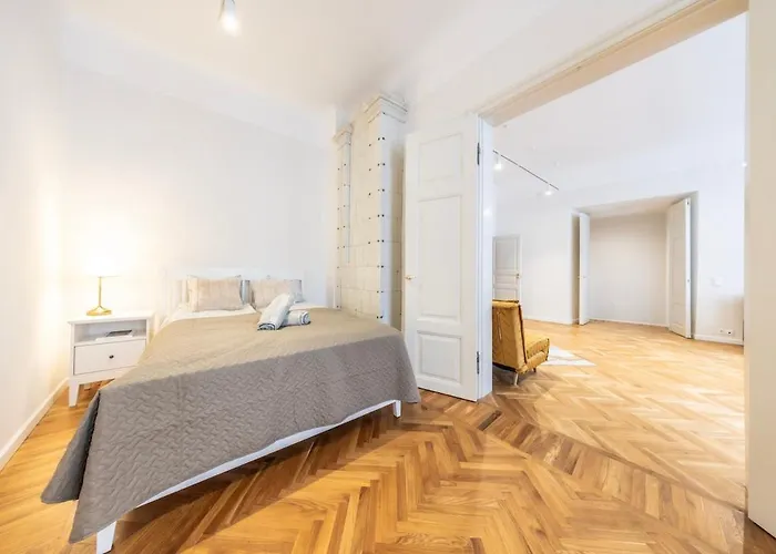 Old Town 74m2 Newly Renovated Lux Furnished Apartman *