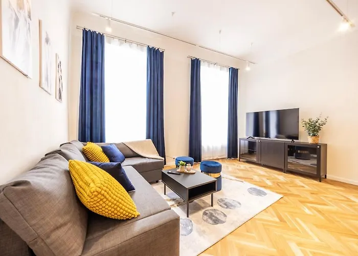 Old Town 74m2 Newly Renovated Lux Furnished Apartamento