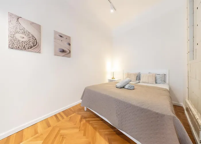 Old Town 74m2 Newly Renovated Lux Furnished * 탈린